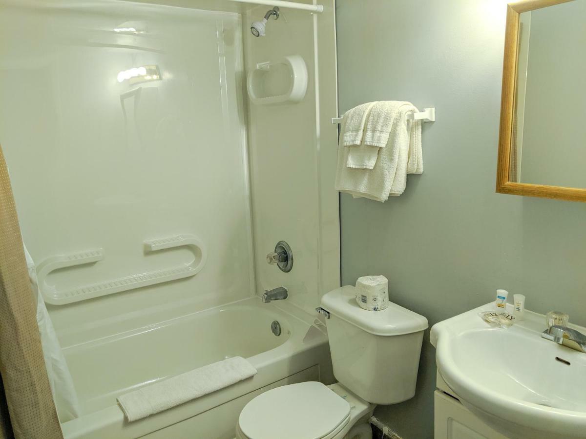 Skyline Motel フレデリクトン エクステリア 写真