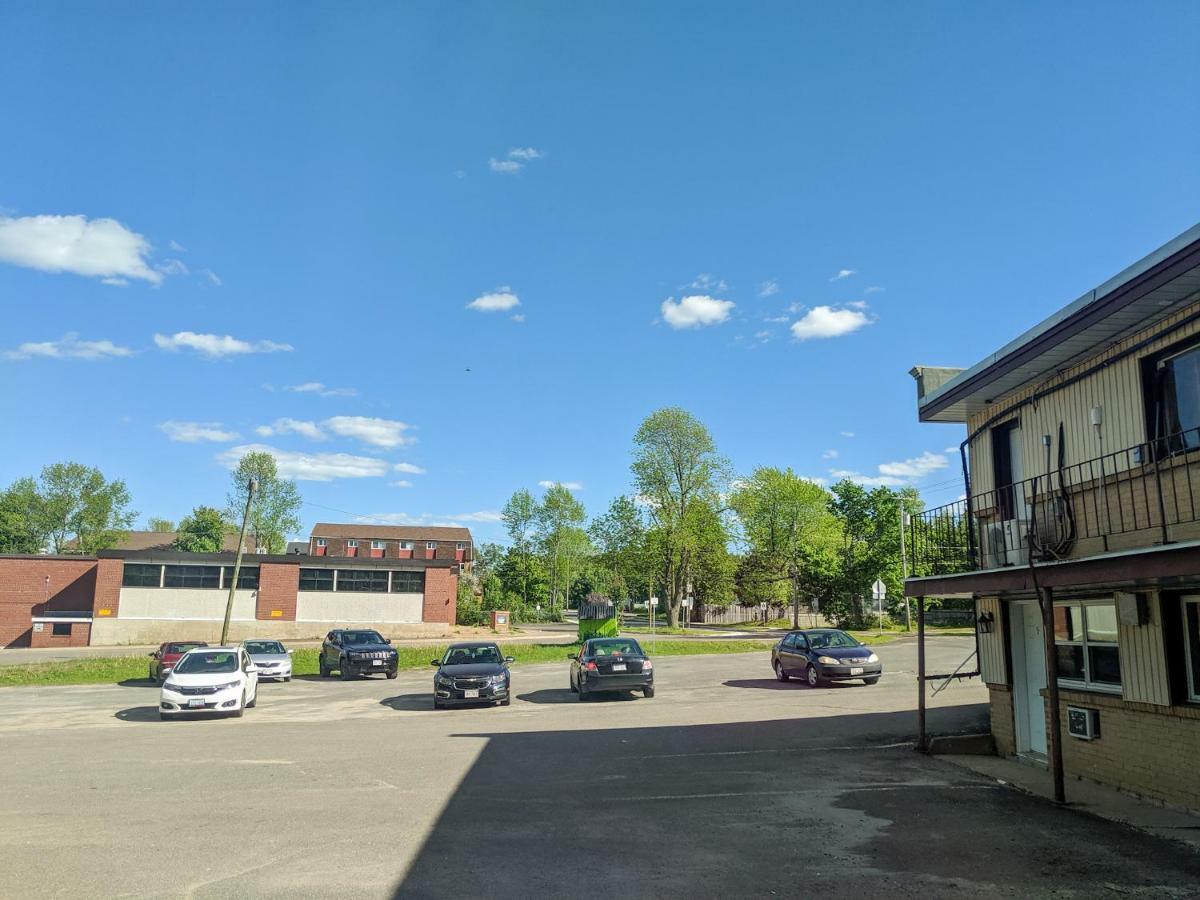 Skyline Motel フレデリクトン エクステリア 写真